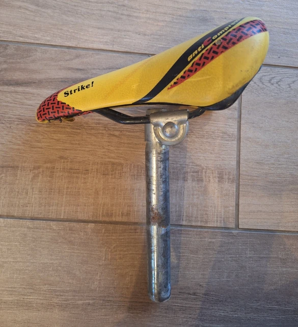 Selle Vélo Course Vintage Bassano Shark – Italienne – Grise Rayée