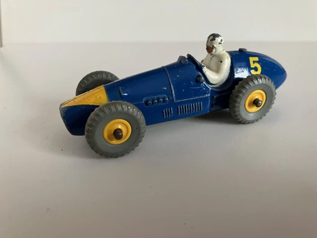 Dinky Toys GB N°242 Ferrari Formule 1 écurie Rouge, Miniature 1/43 En Boîte