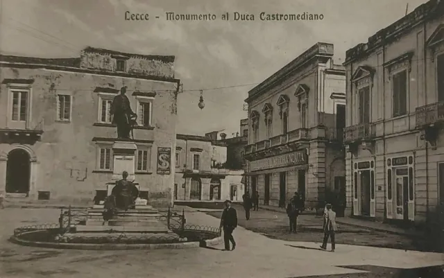 LECCE - Monumento  al Duca Castromediano , no vg anni 20 f.p. animata