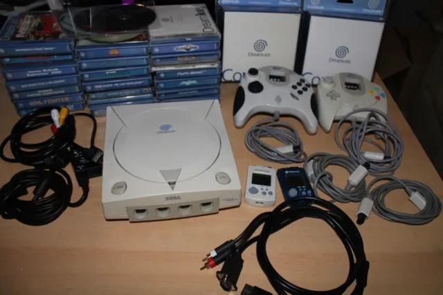 Sega Dreamcast Bundle  Console, Controllers, 21 Games