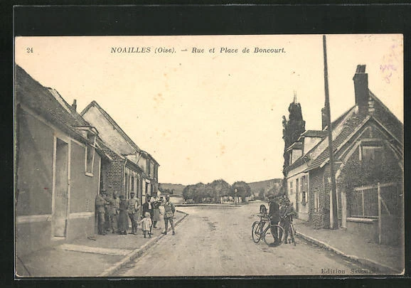 CPA Noailles, Rue et Place de Boncourt, vélo, des soldats en uniforme