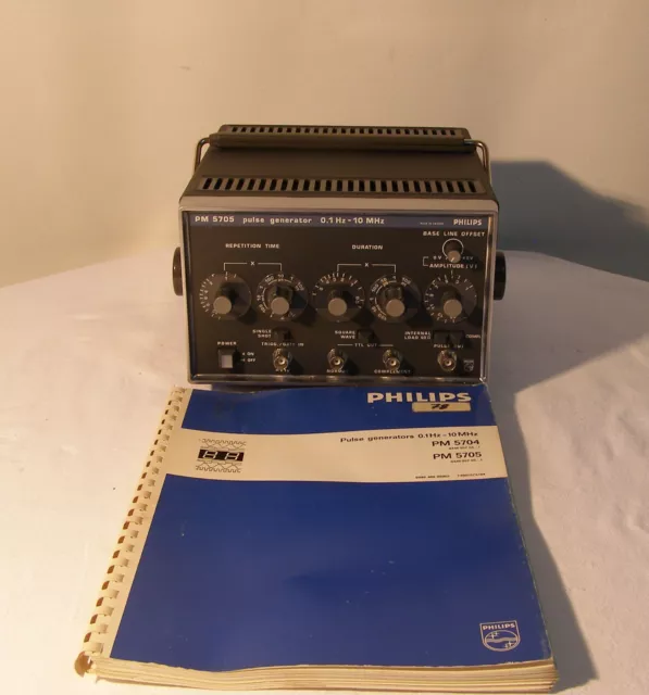 PHILIPS PM 5705  PULSE GENERATOR   0,1 Hz-10 MHz