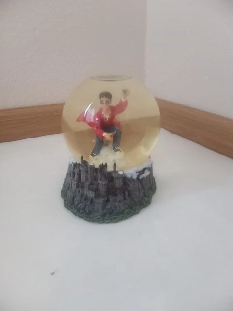 Retired Vintage Rare Enesco Harry Potter Quidditch Snow Globe.
