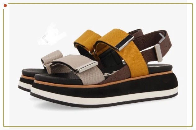 Sandali sportivi sales con plateau