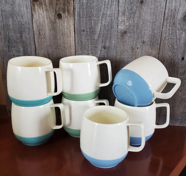 Vtg Vacron Bopp-Decker Plastics 7 Coffee Cups/Mugs, Mix of 3 colors, Holds 8 oz Vtg Vacron Bopp-Decker Plastics 7 Coffee Cups/Mugs, Mix of 3 colors, Holds 8 oz