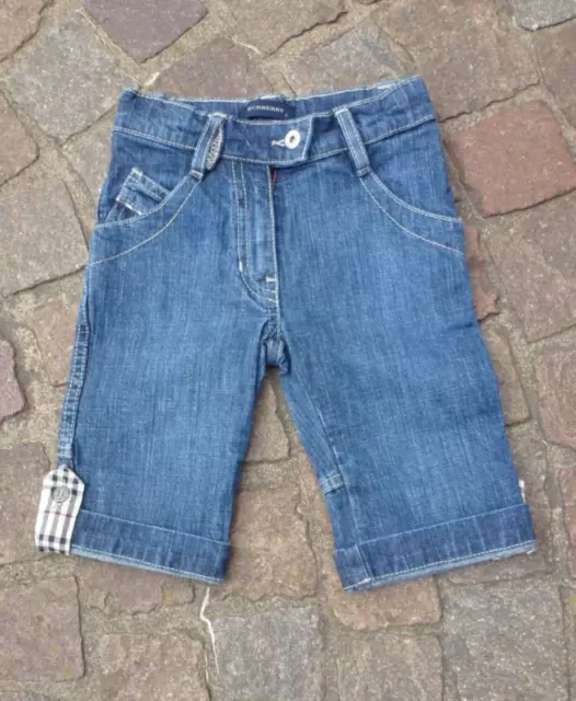 Neuwertige Jeans von BURBERRY in der Größe 2 (entspr. Gr. 86 bis Gr. 92)