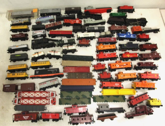 Lot de 76 wagons de train HO 1:87 en majorité US / Américain - Bon état
