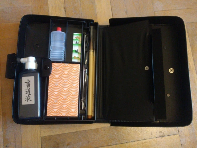 Estuche de  caligrafía japonesa -Nuevo a estrenar-