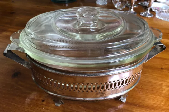 Original 1930's AGEE Pyrex casserole dish with lid in silver stand.