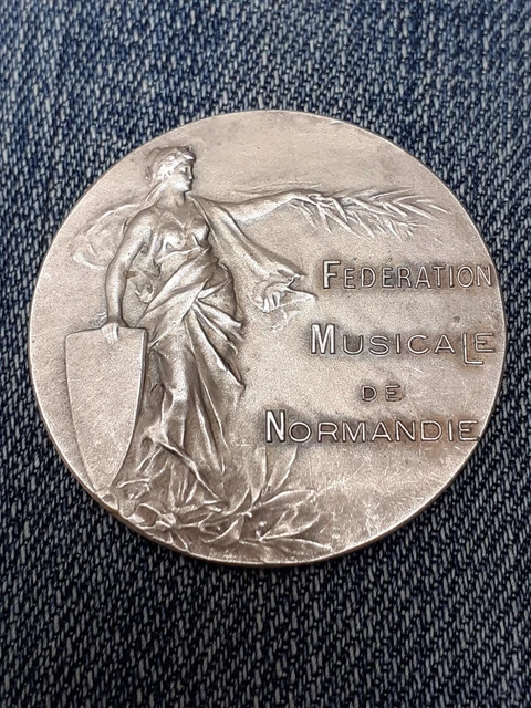Médaille en métal 45ème édition. Corrida de Noël. Ville d'Issy les