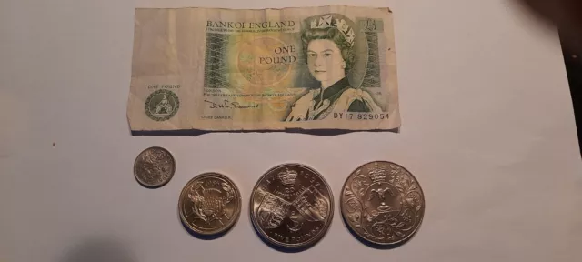 Small job lot of coins & £1 note. Queen Elizabeth golden wedding £5 / 1986 £2