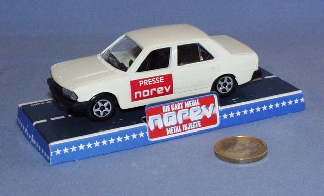 Peugeot 203 Berline 1948 Norev 1/43 - Bleu Nuit - Jouet Ancien France - Proche Neuf
