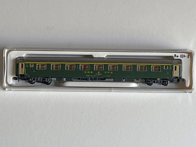 HOBBYTRAIN 20011 N Gauge SBB RIC 1st class coach, green with 'old' logo ...