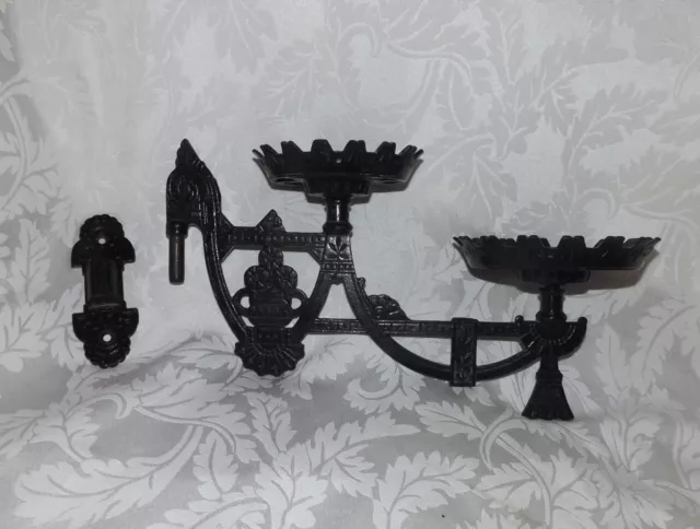 Antique Cast Iron Double Oil Lamp Wall Mount with Swing Arm