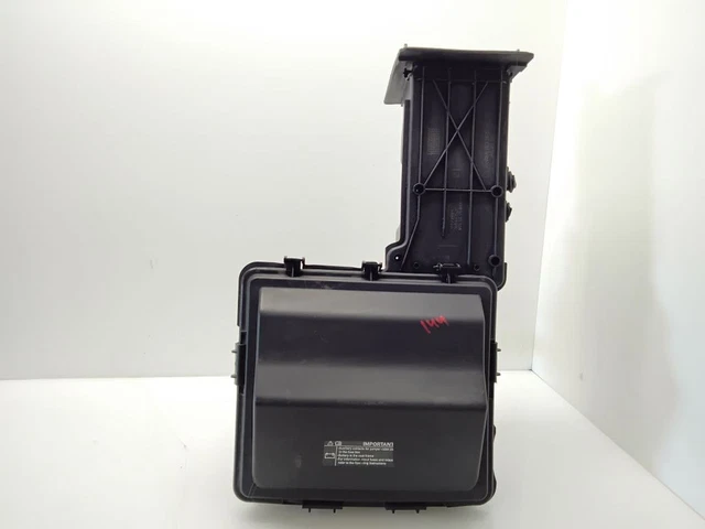 thumbnail interactive-video image 1 of Mercedes Viano Vito W639 Fuse Box A6395450401 - 2004-2010 Used German Part 1 of 2