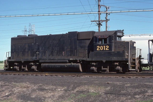 Original Slide PC Penn Central PRSL GP38 #2012 in 1977