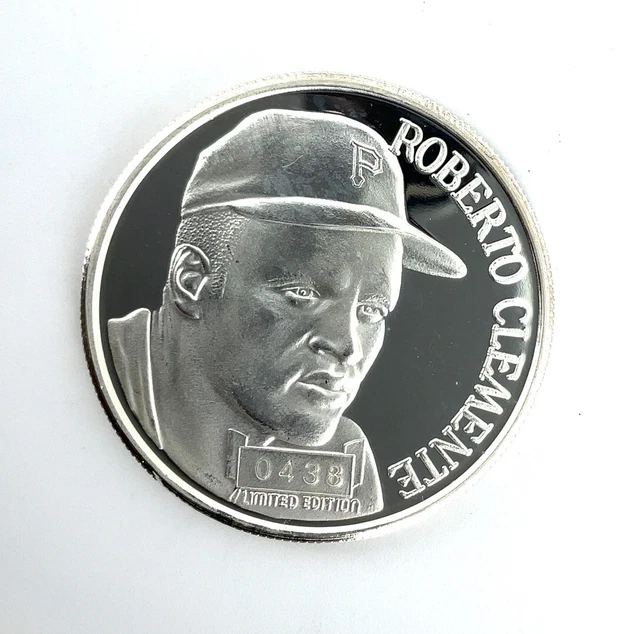 1973 Roberto Clemente HOF .999 Silver Medal 1oz Round Coin Limited Edition #438 1973 Roberto Clemente HOF .999 Silver Medal 1oz Round Coin Limited Edition #438