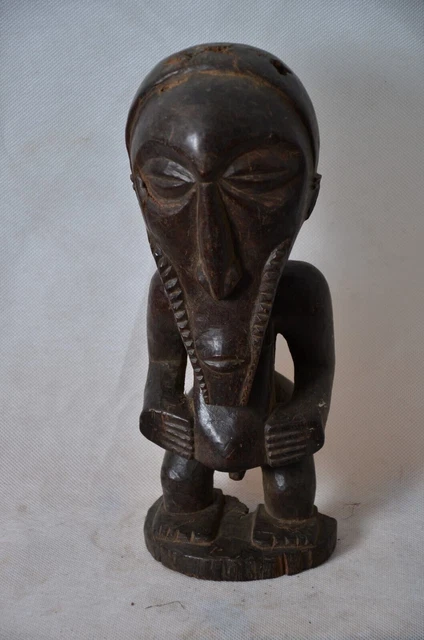 African tribal art,  BEMBE Statue from Democratic Republic of Congo.