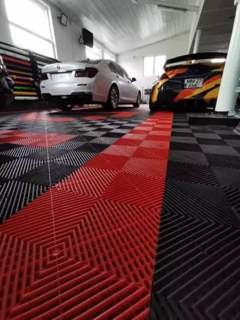 Piastrelle per pavimenti per garage a costine modulari simili a Swisstrax Ribtrax