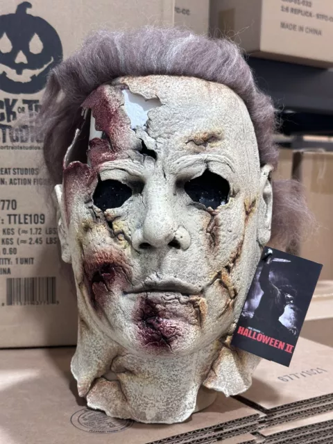 Halloween II Michael Myers 2009 Dream Mask Trick or Treat Studios Rob Zombie New
