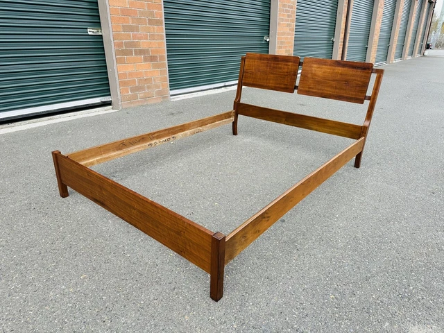 Beautiful Mid-Century Modern Walnut Full Size Platform Bed Frame L@@K