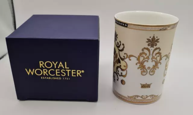 Royal Worcester - Royal Baby Mug Prince George 2013 5525