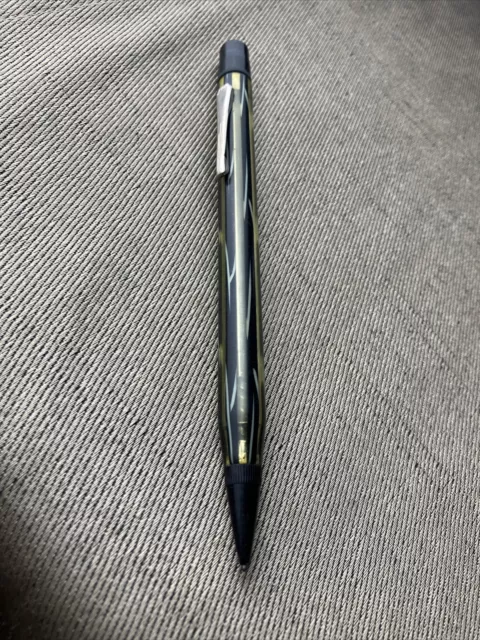 Vintage 1942 Wearever Mechanical Pencil - Sharp !! Swirl !