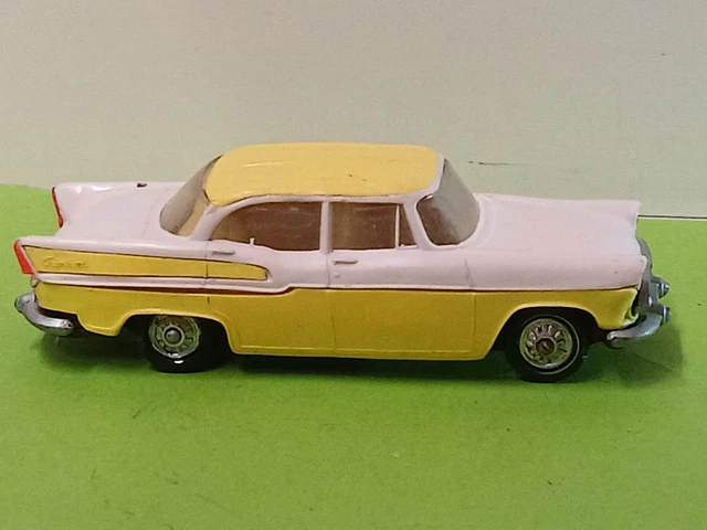 SIMCA Chambord - Les Miniatures de NOREV (n°40