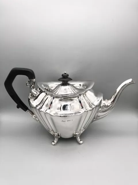 Large Victorian Sterling Silver Teapot, Joseph Rodgers & Sons, Sheffield, 1899 2