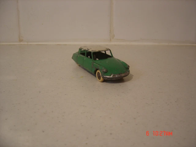 dinky toys citroen ds 19 référence 24C état de jeux