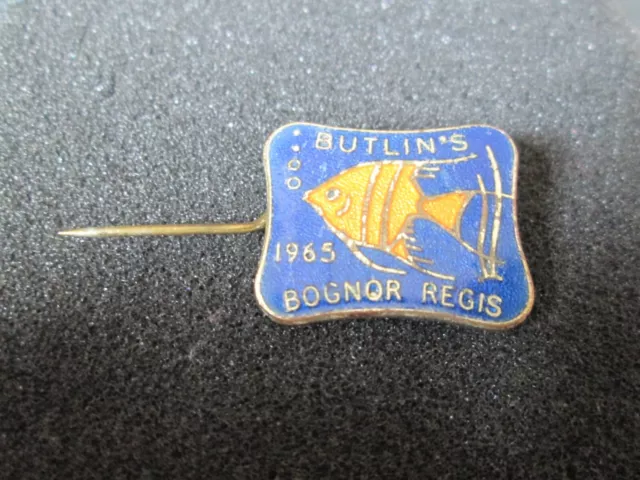 Butlins Bognor Regis Brass & Enamel Badge - J Gaunt London 3