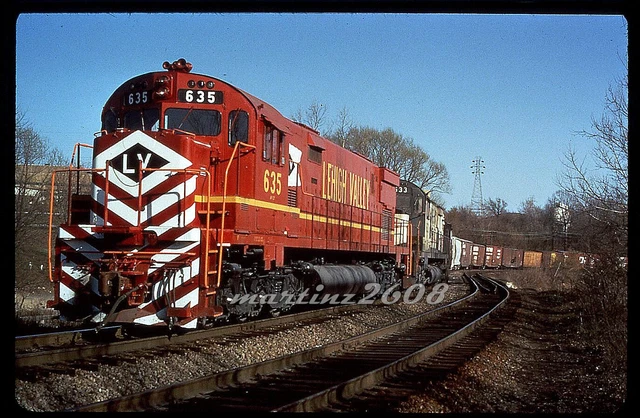 (Mz) Dupe Train Slide Lehigh Valley (Lv) 635 Action