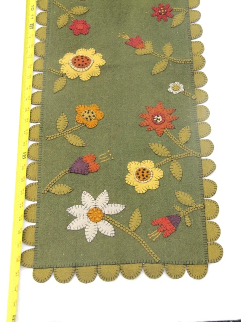 Arts & Crafts Hand Embroidered Cloth, Applique, Scalloped Edging, French Knots