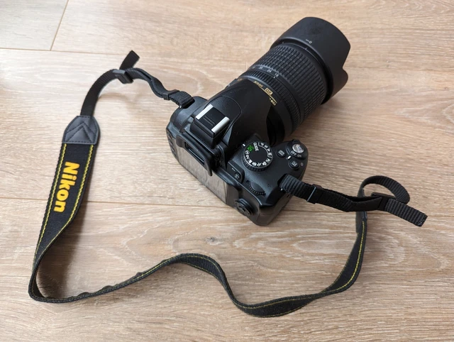 Appareil photo reflex Nikon D3000 objectif AF-S 18-105 + flash godox V860 II N 2