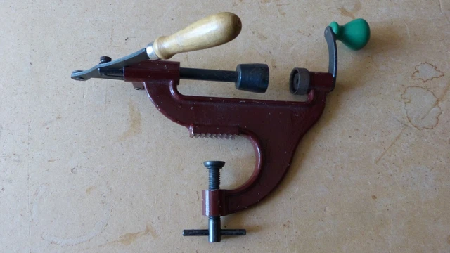 Sertisseuse à cartouche de chasse calibre 16 - sigle Armurier : MA - Bricolage
