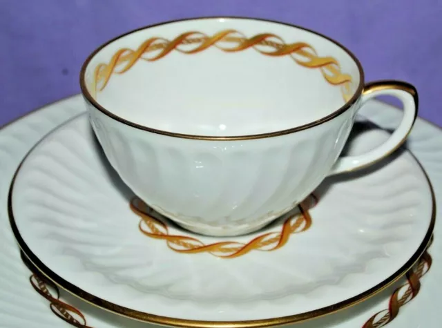 Vtg Va Vista Alegre Isabella Portugal White Red Gold Rim 2 Tea Cup Saucer Sets
