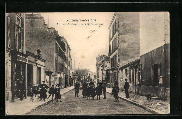 CPA Joinville-le-Pont, La rue de Paris, towards Saint-Maur
