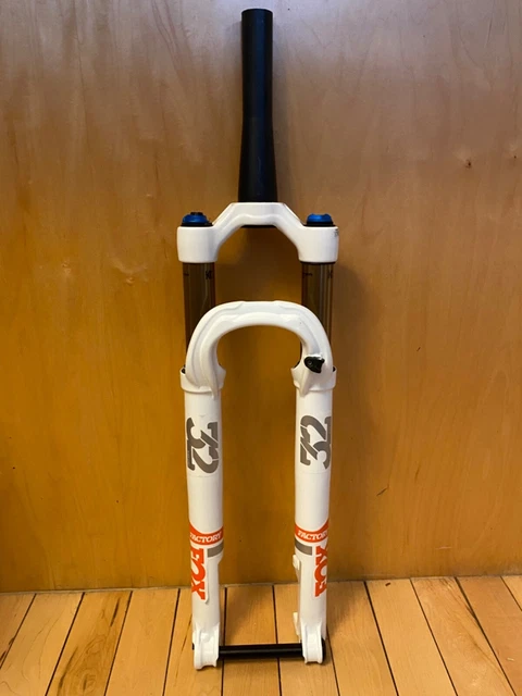 Fox Factory 32 Step Cast 29in Suspension fork(100mm travel) Kashima coating Fox Factory 32 Step Cast 29in Suspension fork(100mm travel) Kashima coating