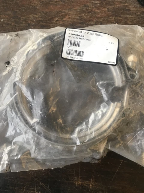 Lot of 4 mack v clamp 21060426