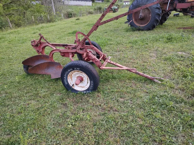 Case  2 bottom TYPE PLOW ----drag plow trailer moldboard