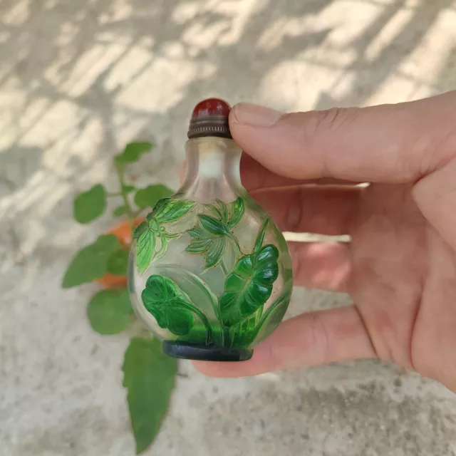 Chinese Old Beijing Glaze Carved Exquisite Butterfly Flower Snuff Bottle Glass