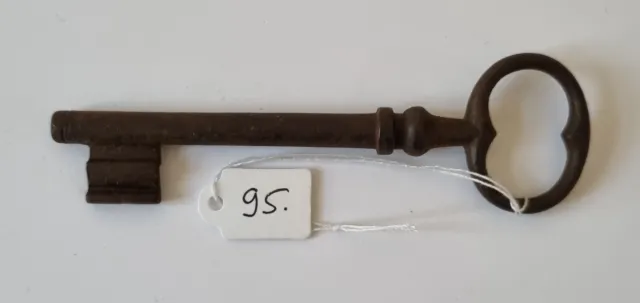 antique large beard key before 1900 - shabby chic - 11 cm - #95