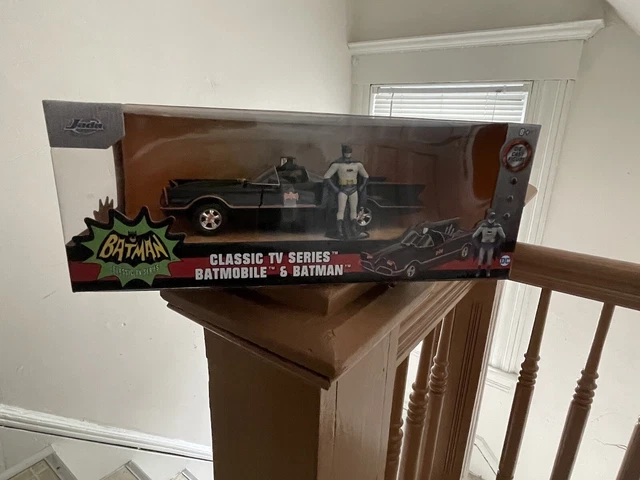 Jada Toys - Batmobile Batman - Aminated TV Series - avec Figurine - 1/24