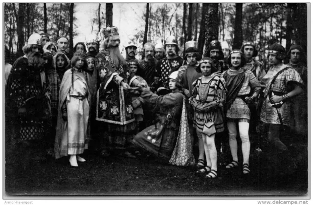 93 AUBERVILLIERS - CARTE PHOTO - Groupe d'enfants costume de theatre ---