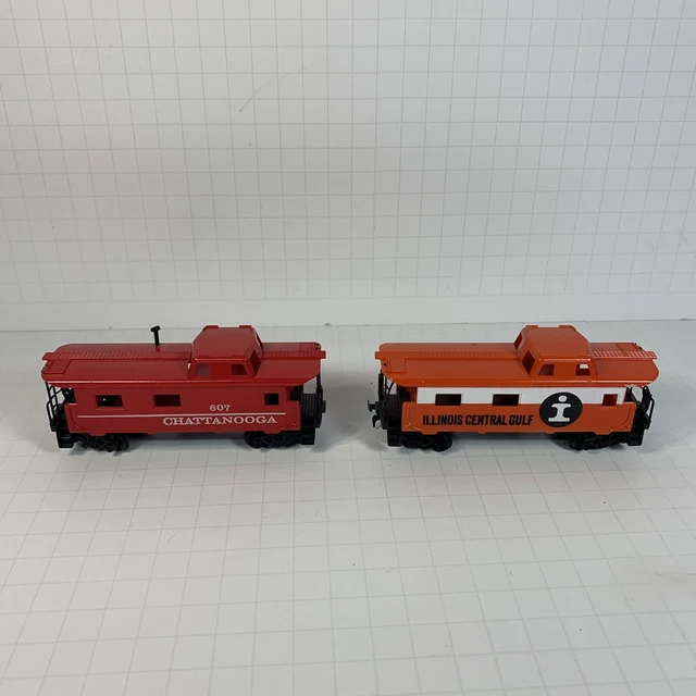 2 TYCO Illinois Central Gulf and Chattanooga #607 HO Scale Train Cars Caboose