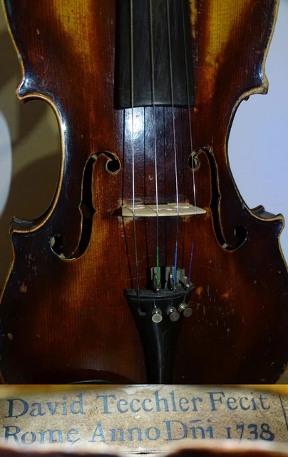BEAUTIFUL VIOLIN labelled DAVID TECCHLER - (Nr. 121)