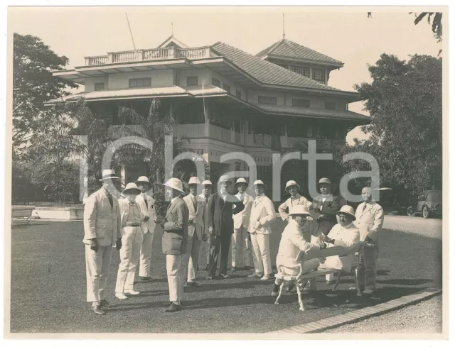 1920 ca BANGKOK Ambasciata italiana -  Gruppo di uomini in giardino *Foto RARA 1