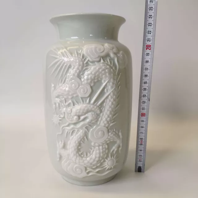 Vase en Porcelaine Céladon Dragon - "Millésimes" de RAYNAUD LIMOGES - 466/2000