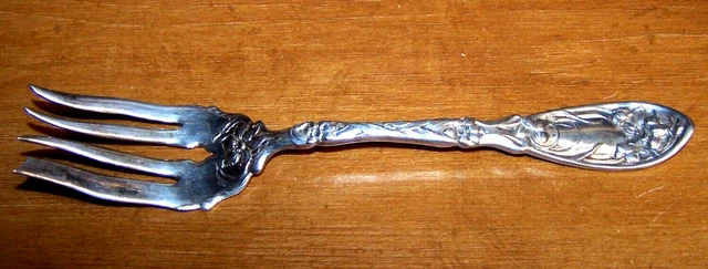 Gorgeous Antique Narcissus Dafodil 8in Oxford Silverplate Meat Fork
