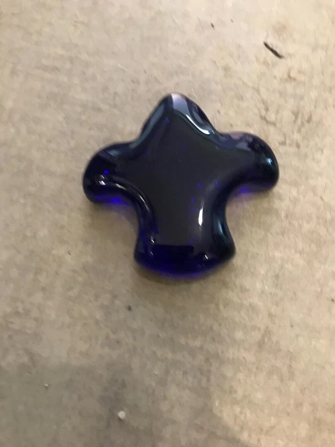 Fermacarte Fleur De Lys In Vetro Blu